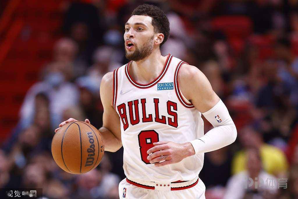 爱游戏官网-深圳队绝杀青岛队，拉文统治全场