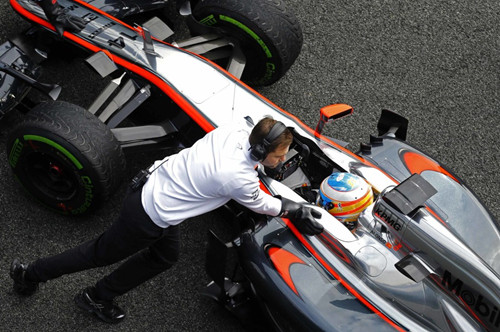 ayx世界杯2026-迈凯伦绝杀索伯车队，阿隆索带队取胜