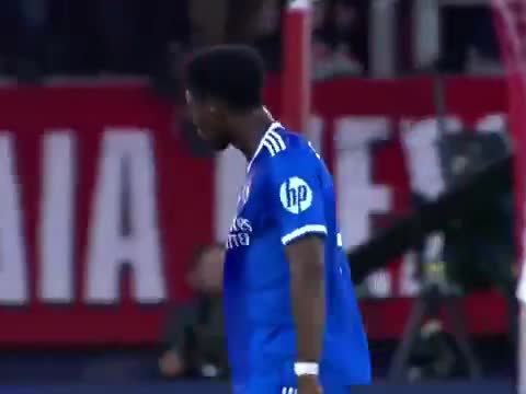 阿根廷鏖战荷兰，楚阿梅尼刷新纪录