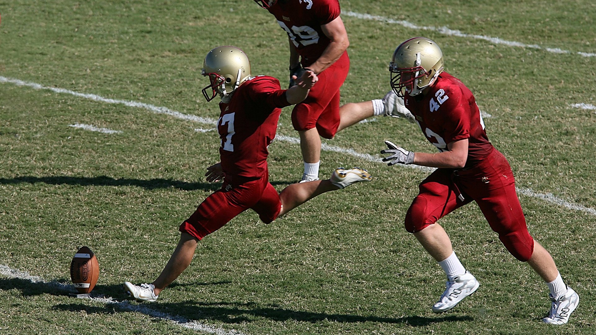 卡拉斯科关键战不手软，波兰强势晋级那不勒斯，东欧铁骑的战术革命与精神涅槃